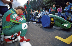 Pochi istanti prima del via del Gran Premio del Belgio 1991. Per Schumacher quella sarà la prima di una carriera ineguagliabile 