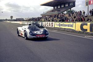 Una delle due Howmet TX iscritte alla 24 ore di Le Mans 1968. In questo caso furono iscritte col numero 22 e 23, abbandonando i classici 67 e 76
